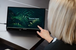 Verbatim Verbatim 32238 monitor komputerowy 39,6 cm (15.6") 3840 x 2160 px 4K Ultra HD LCD Ekran dotykowy Czarny