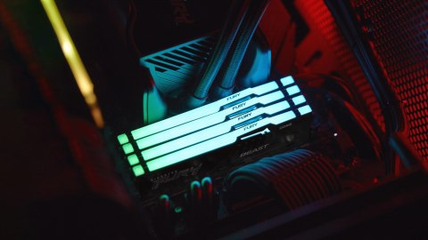 Kingston Kingston Technology FURY Beast RGB moduł pamięci 16 GB 2 x 8 GB DDR5 5600 MT/s