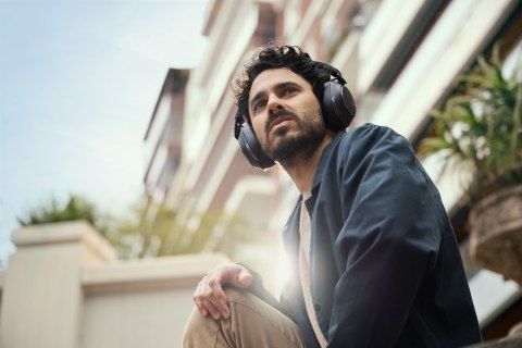 POLY POLY Zestaw słuchawkowy Voyager Surround 80 UC USB-C + przejściówka USB-C/A