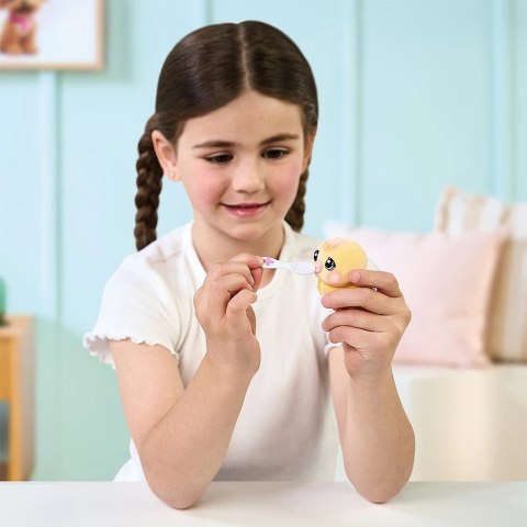 Cobi Figurka interaktywna Little Live Pets - Ouchies Kurczaczek