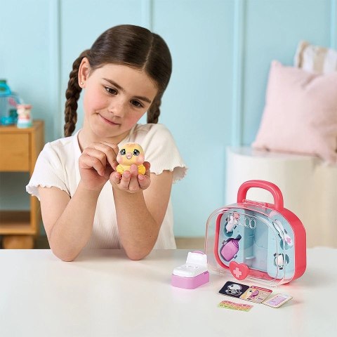 Cobi Figurka interaktywna Little Live Pets - Ouchies Kurczaczek